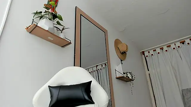 Snapshot of Valerioe chatting on October 1, 1:50 pm Valerioe online show from October 1, 1:50 pm