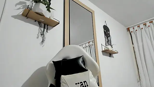 Snapshot of Valerioe chatting on October 9, 8:23 am Valerioe online show from October 9, 8:23 am