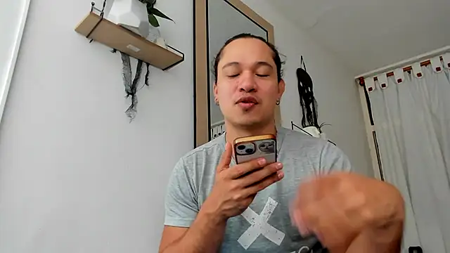 Snapshot of Valerioe chatting on October 10, 12:15 pm Valerioe online show from October 10, 12:15 pm