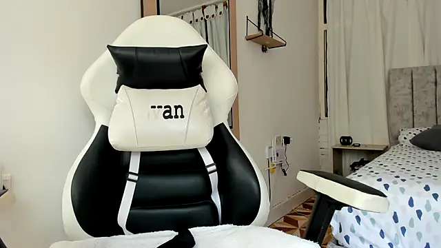 Snapshot of Valerioe chatting on October 24, 2:13 pm Valerioe online show from October 24, 2:13 pm