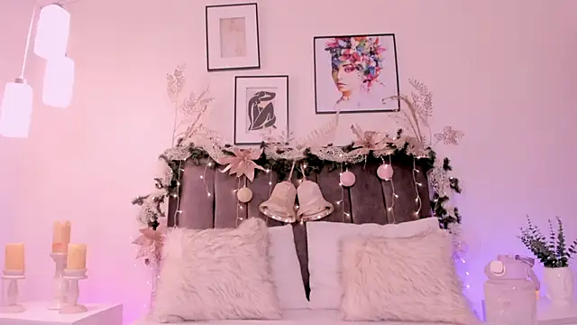 helen mooree online show from December 6, 4:17 pm