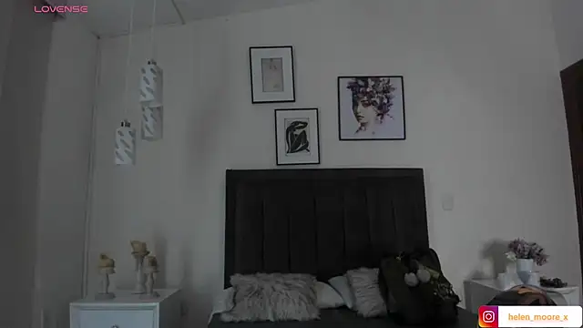 Snapshot of helen_mooree chatting on June 25, 1:04 pm helen mooree online show from June 25, 1:04 pm