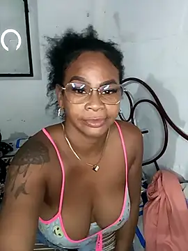 Snapshot of Melanie_candy_ chatting on February 7, 3:12 am Melanie candy online show from February 7, 3:12 am