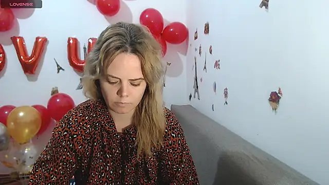 hotmilf4uxxx online show from February 17, 11:18 am