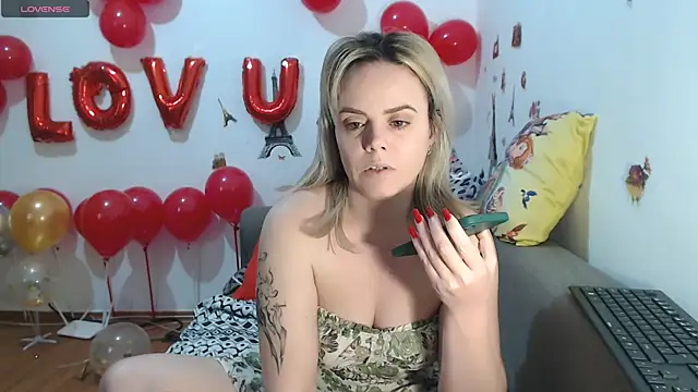 hotmilf4uxxx online show from February 20, 11:22 am