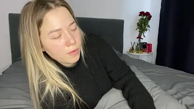 Embersweetbunny online show from January 29, 2:00 pm