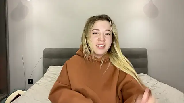 Embersweetbunny online show from January 9, 6:16 am