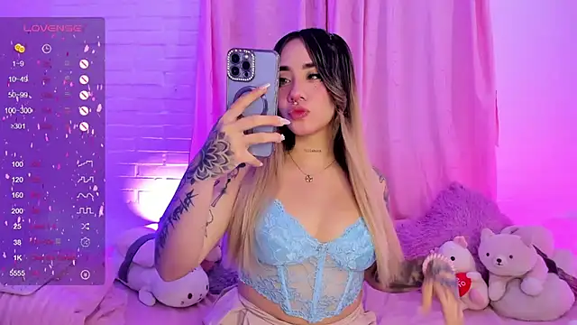 Snapshot of pink_quarz chatting on January 9, 9:16 pm pink quarz online show from January 9, 9:16 pm