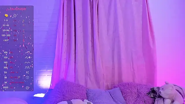 Snapshot of pink_quarz chatting on February 7, 12:31 am pink quarz online show from February 7, 12:31 am