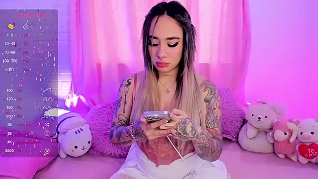 Snapshot of pink_quarz chatting on March 19, 8:54 pm pink quarz online show from March 19, 8:54 pm