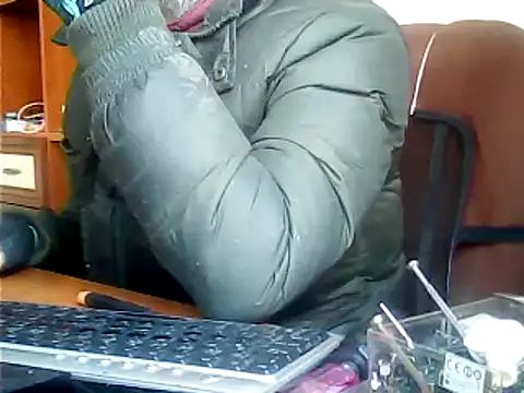 Snapshot of zormen355 chatting on February 14, 12:03 pm zormen355 online show from February 14, 12:03 pm