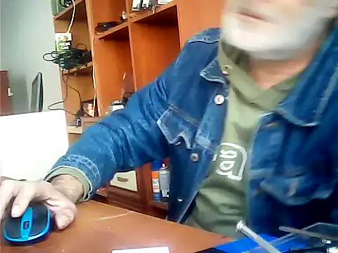 Snapshot of zormen355 chatting on October 18, 8:37 am zormen355 online show from October 18, 8:37 am