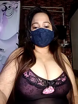 Snapshot of albelasummi702 chatting on December 2, 2:39 am albelasummi702 online show from December 2, 2:39 am