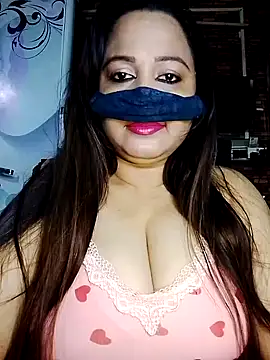 Snapshot of albelasummi702 chatting on December 3, 2:30 am albelasummi702 online show from December 3, 2:30 am