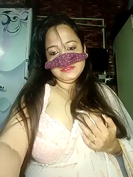 Snapshot of albelasummi702 chatting on April 6, 12:08 am albelasummi702 online show from April 6, 12:08 am