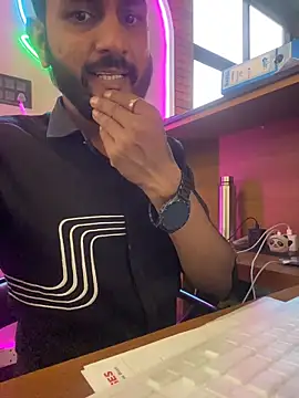 yourluckyfuckboy online show from March 31, 1:00 pm