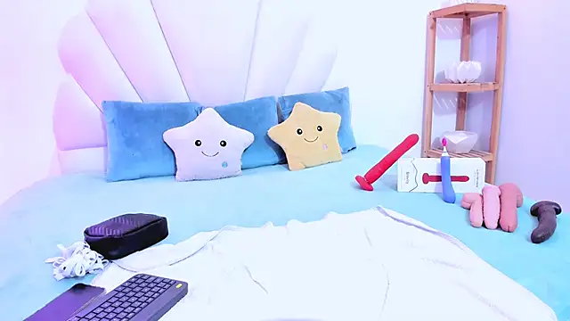 Lizzie Williams  online show from September 19, 3:08 am