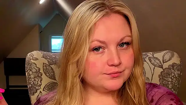 Snapshot of PhatAssBlond chatting on May 14, 3:19 pm PhatAssBlond online show from May 14, 3:19 pm