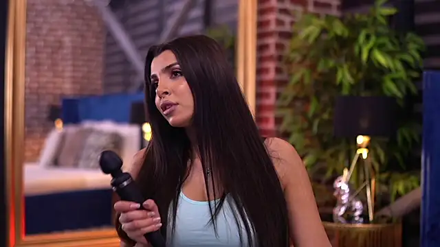 NicoleCellini online show from October 17, 6:21 pm