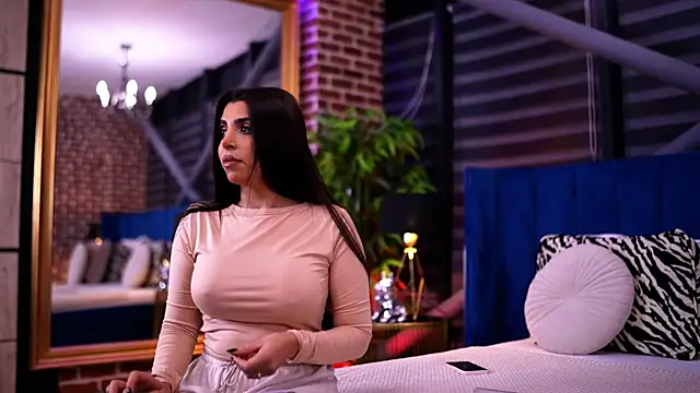 Snapshot of NicoleCellini chatting on November 22, 6:40 pm NicoleCellini online show from November 22, 6:40 pm