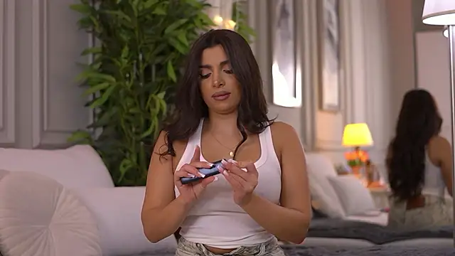 NicoleCellini online show from March 27, 7:24 pm