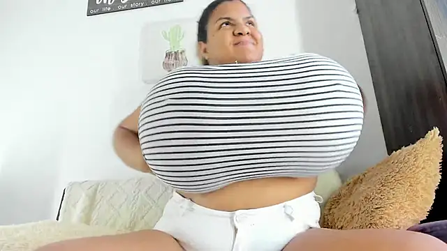 Snapshot of bigmom69_ chatting on March 22, 6:22 pm bigmom69 online show from March 22, 6:22 pm