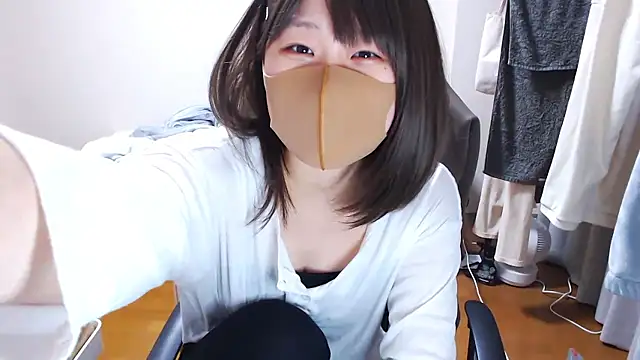 Snapshot of izumi__123 chatting on February 26, 4:28 pm izumi 123 online show from February 26, 4:28 pm