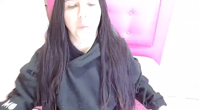 Snapshot of kendall_all4u chatting on January 4, 6:09 am kendall all4u online show from January 4, 6:09 am