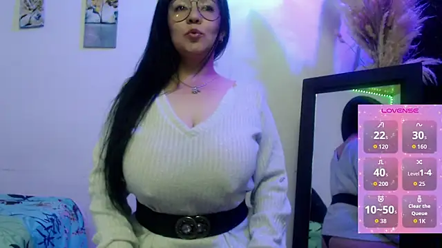 Snapshot of Donniia chatting on February 25, 10:41 pm Donniia online show from February 25, 10:41 pm