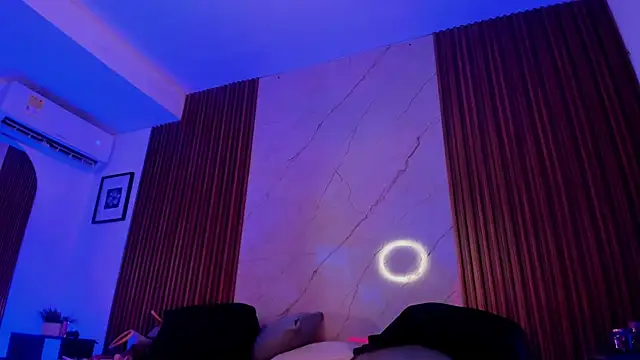 Snapshot of Emiilycollins chatting on November 5, 11:49 pm Emiilycollins online show from November 5, 11:49 pm