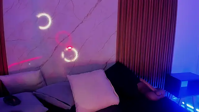 Snapshot of Emiilycollins chatting on November 13, 2:43 am Emiilycollins online show from November 13, 2:43 am