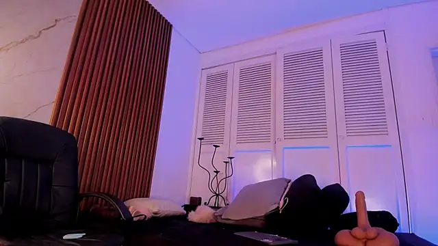 Snapshot of Emiilycollins chatting on January 14, 12:16 am Emiilycollins online show from January 14, 12:16 am