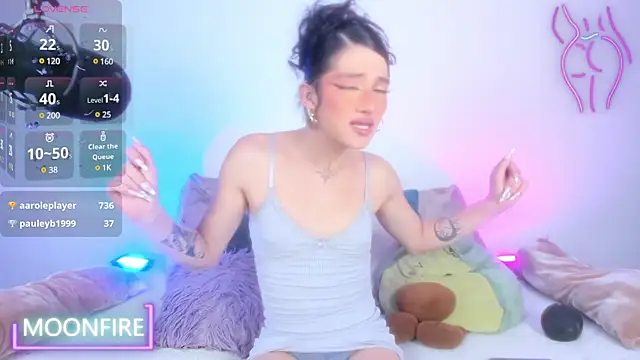 Snapshot of moonfiredancer chatting on December 7, 7:27 am moonfiredancer online show from December 7, 7:27 am