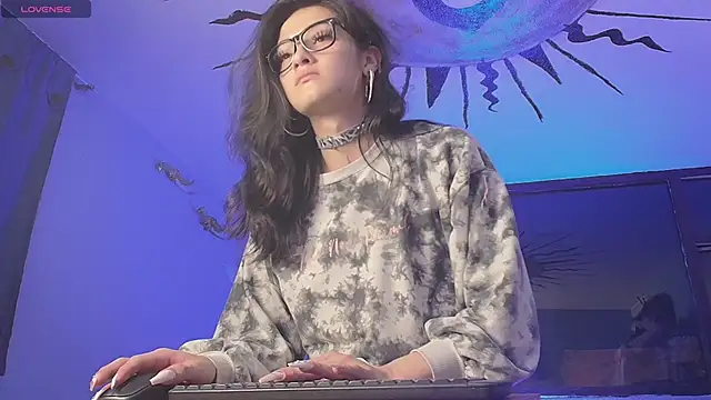 Snapshot of moonfiredancer chatting on January 11, 12:44 am moonfiredancer online show from January 11, 12:44 am