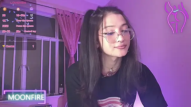 Snapshot of moonfiredancer chatting on February 17, 7:58 am moonfiredancer online show from February 17, 7:58 am