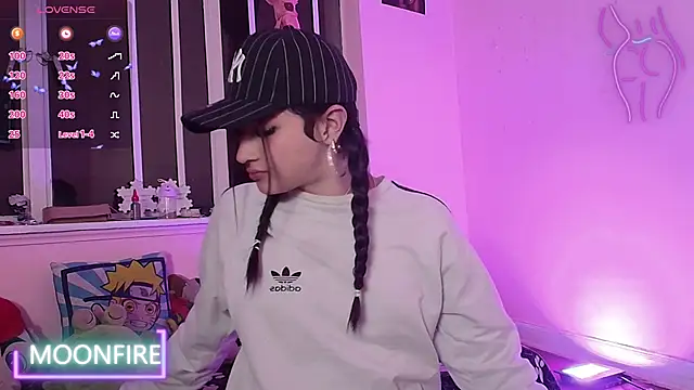 Snapshot of moonfiredancer chatting on March 5, 5:50 am moonfiredancer online show from March 5, 5:50 am