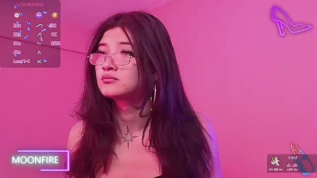 Snapshot of moonfiredancer chatting on November 26, 7:48 pm moonfiredancer online show from November 26, 7:48 pm