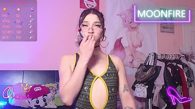 Snapshot of moonfiredancer chatting on December 21, 2:41 am moonfiredancer online show from December 21, 2:41 am