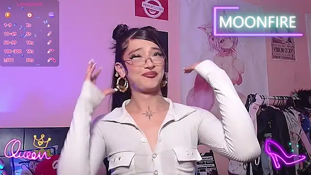 Snapshot of moonfiredancer chatting on January 8, 12:35 am moonfiredancer online show from January 8, 12:35 am