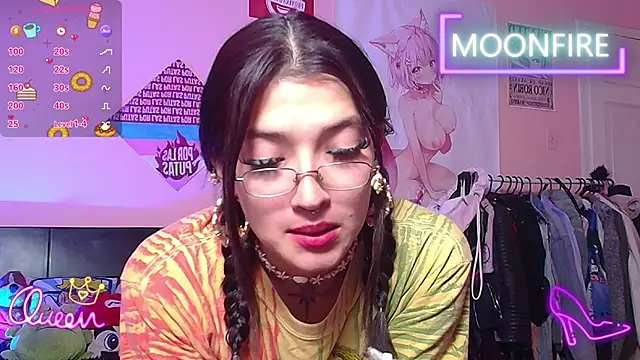 Snapshot of moonfiredancer chatting on January 13, 3:23 am moonfiredancer online show from January 13, 3:23 am