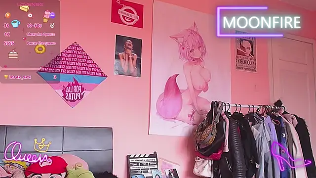 Snapshot of moonfiredancer chatting on January 13, 3:28 pm moonfiredancer online show from January 13, 3:28 pm