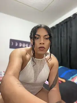 Snapshot of Ariana_Rodriguez_ chatting on June 24, 6:29 pm Ariana Rodriguez online show from June 24, 6:29 pm