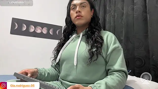Snapshot of Ariana_Rodriguez_ chatting on July 5, 4:30 am Ariana Rodriguez online show from July 5, 4:30 am