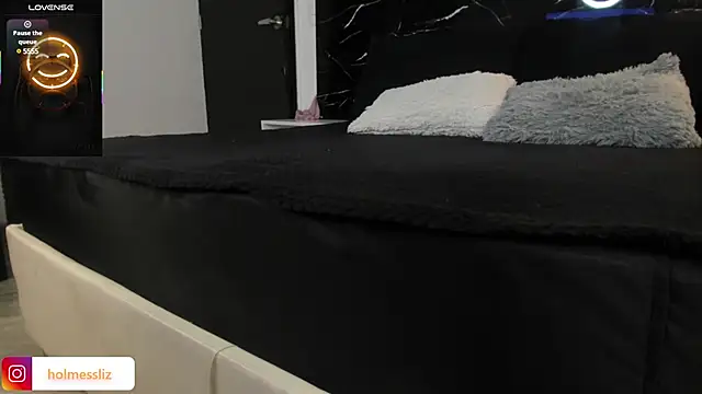 Snapshot of LIZ_HOLMES chatting on January 21, 10:08 am LIZ HOLMES online show from January 21, 10:08 am