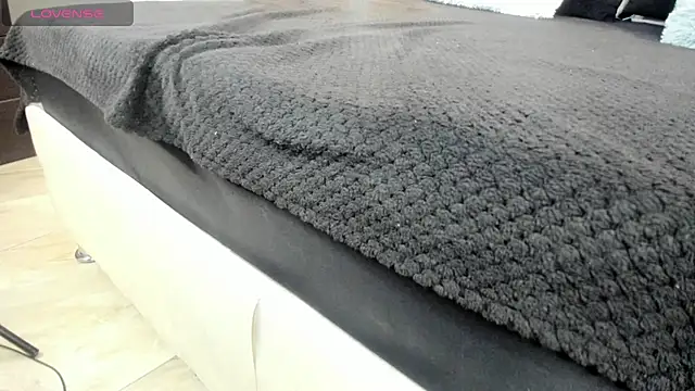 Snapshot of LIZ_HOLMES chatting on January 22, 10:07 am LIZ HOLMES online show from January 22, 10:07 am