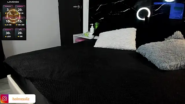 Snapshot of LIZ_HOLMES chatting on January 25, 10:08 am LIZ HOLMES online show from January 25, 10:08 am