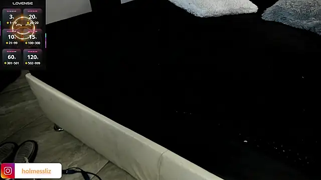 Snapshot of LIZ_HOLMES chatting on March 8, 10:00 am LIZ HOLMES online show from March 8, 10:00 am