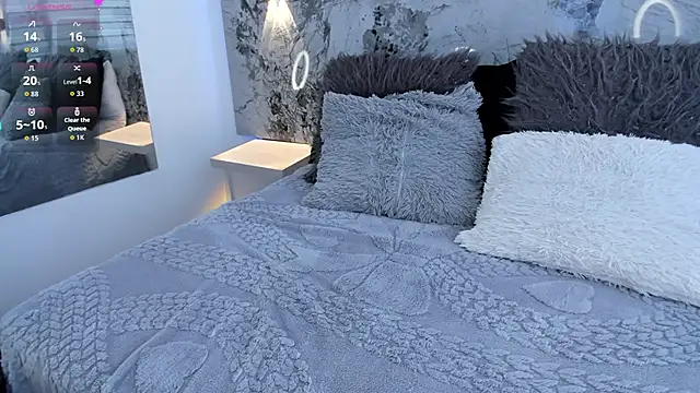 Snapshot of LIZ_HOLMES chatting on October 9, 12:03 pm LIZ HOLMES online show from October 9, 12:03 pm