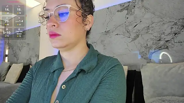 LIZ HOLMES online show from December 20, 10:55 am