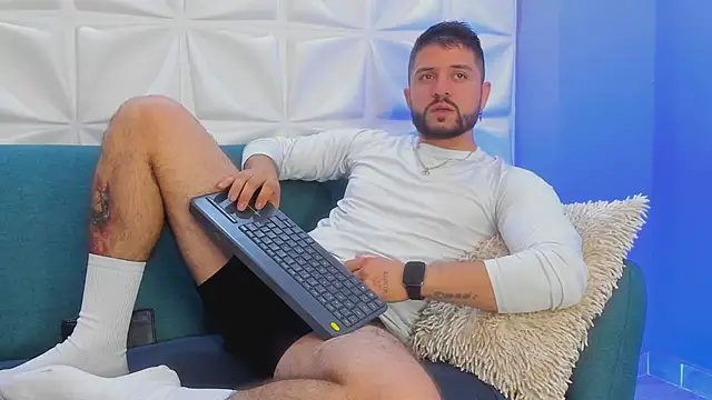 TomSloan  online show from March 20, 2:42 pm
